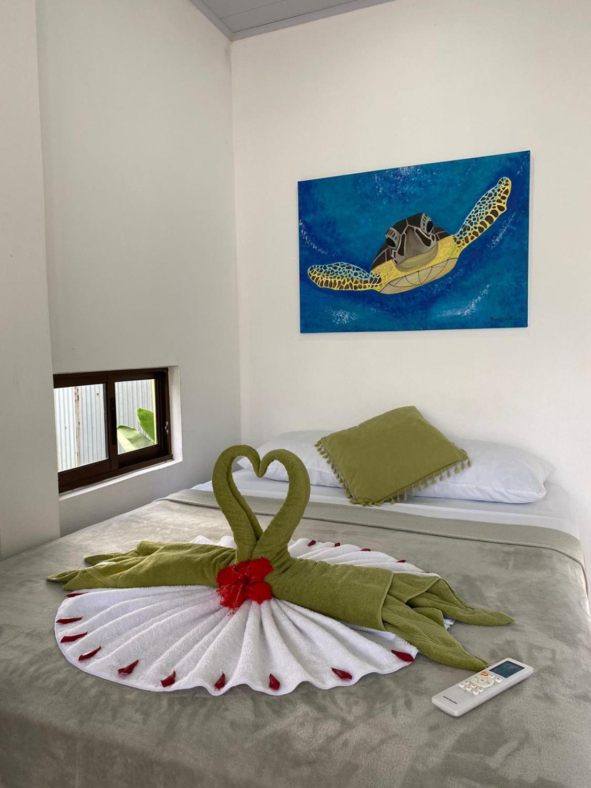 Tuanis Guest House Tortuguero Buitenkant foto